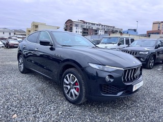 MASERATI LEVANTE S 4x4 430 CP AUTOMAT