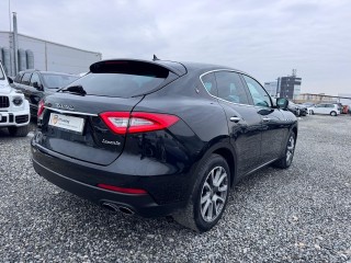 MASERATI LEVANTE S 4x4 430 CP AUTOMAT